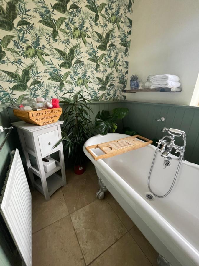 King Size Bed & En Suite Rolled Top Bath Private Lane Harrogate Ngoại thất bức ảnh
